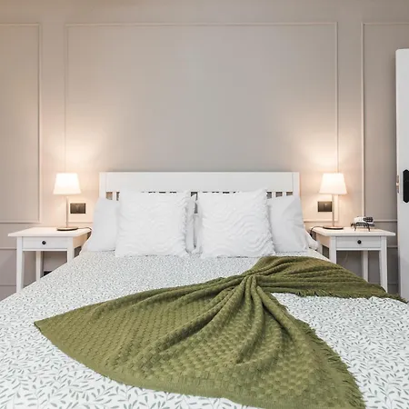 Daire Home2book Stylish & Bright Bakea